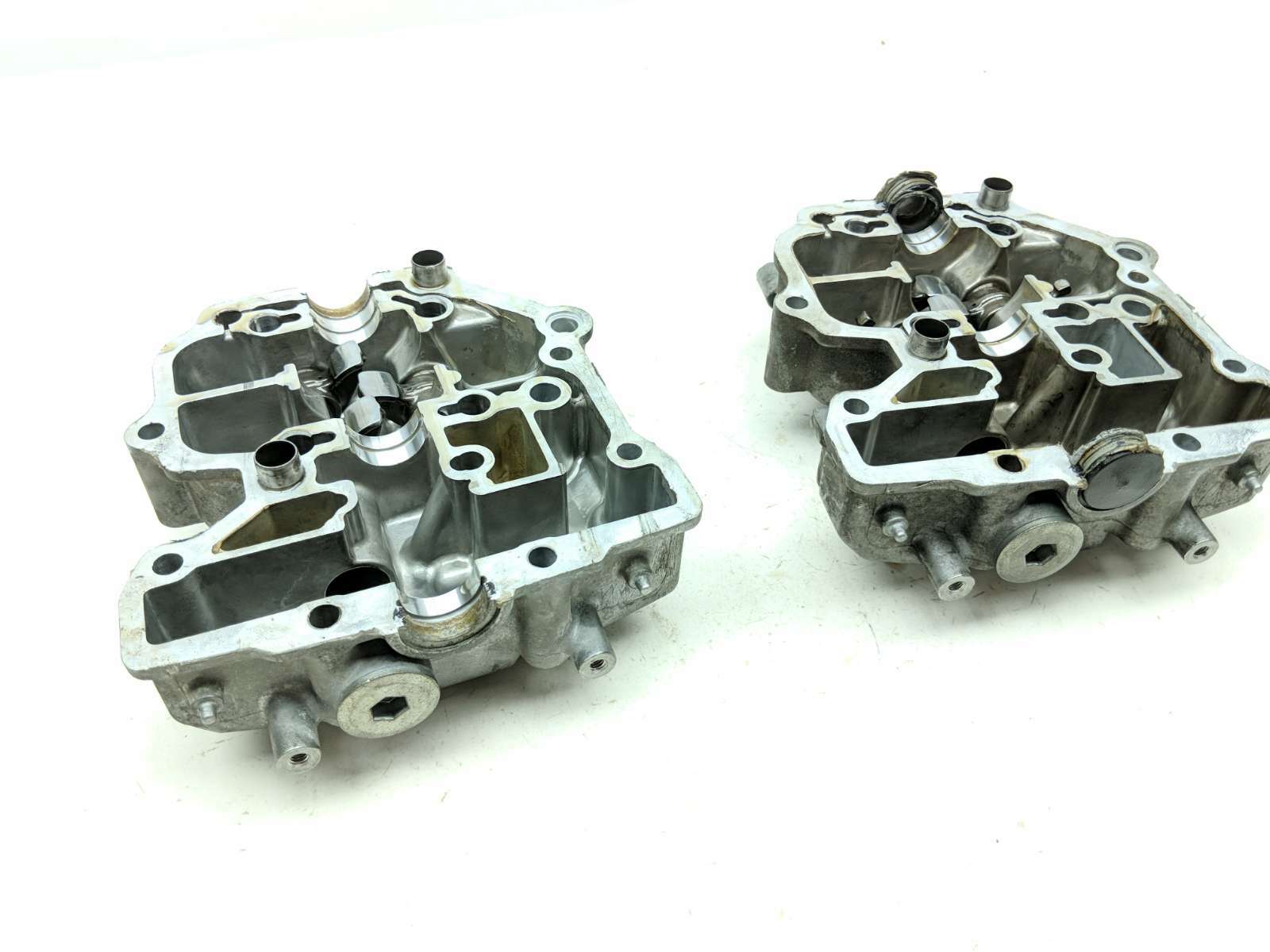 02 Honda Shadow Spirit VT1100C Engine Motor Cylinder Head Covers