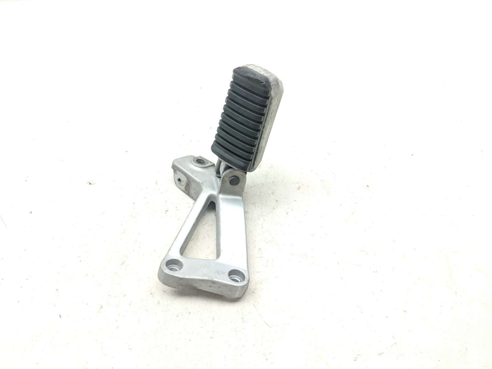 97 Kawasaki Concours ZG1000 Passenger Foot Peg (A)