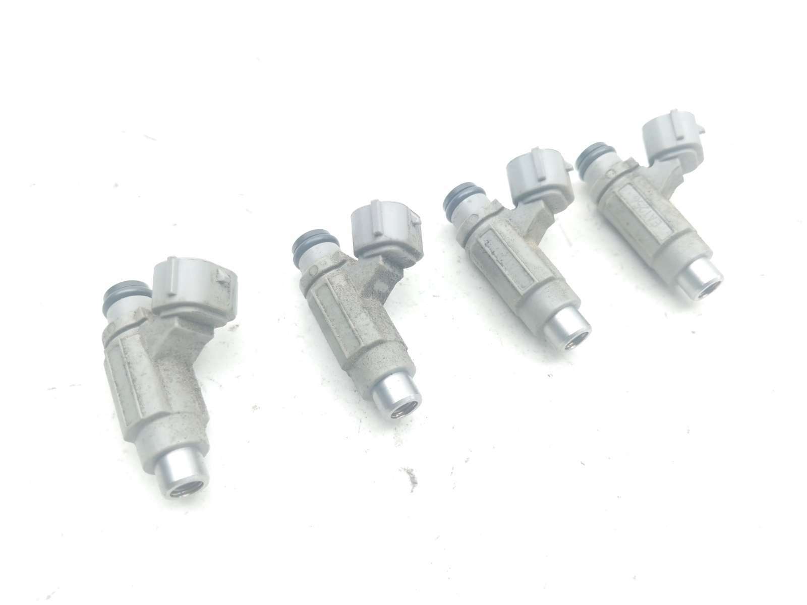 06 07 Suzuki GSXR 600 750 Fuel Injectors