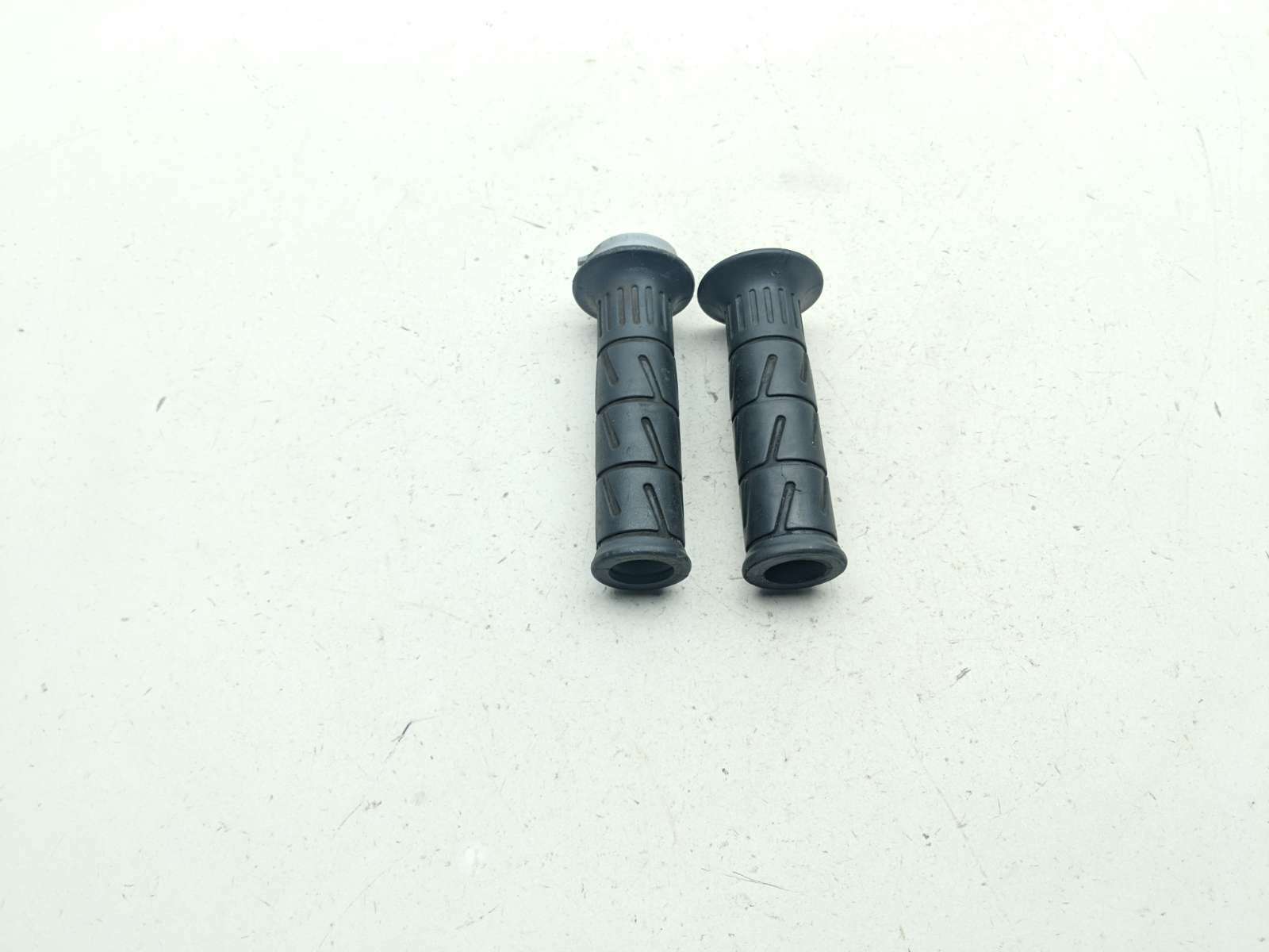 15 Kawasaki EX650 Ninja 650 Throttle Tube And Grips