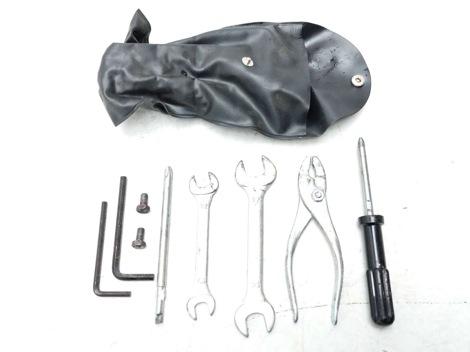 08 Suzuki VS1400 Intruder S83 Tools Tool Kit