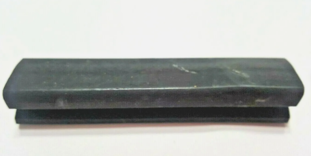 Yamaha Venture NOS Side Cover Moulding 26H-2171N-00