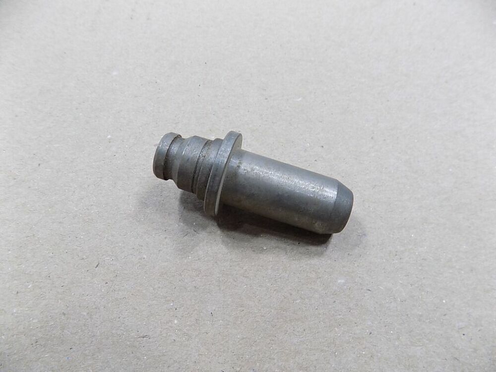 341-11133-11 NOS Yamaha Intake Guide XS1 XS2 XS650 TX750 Y2018f