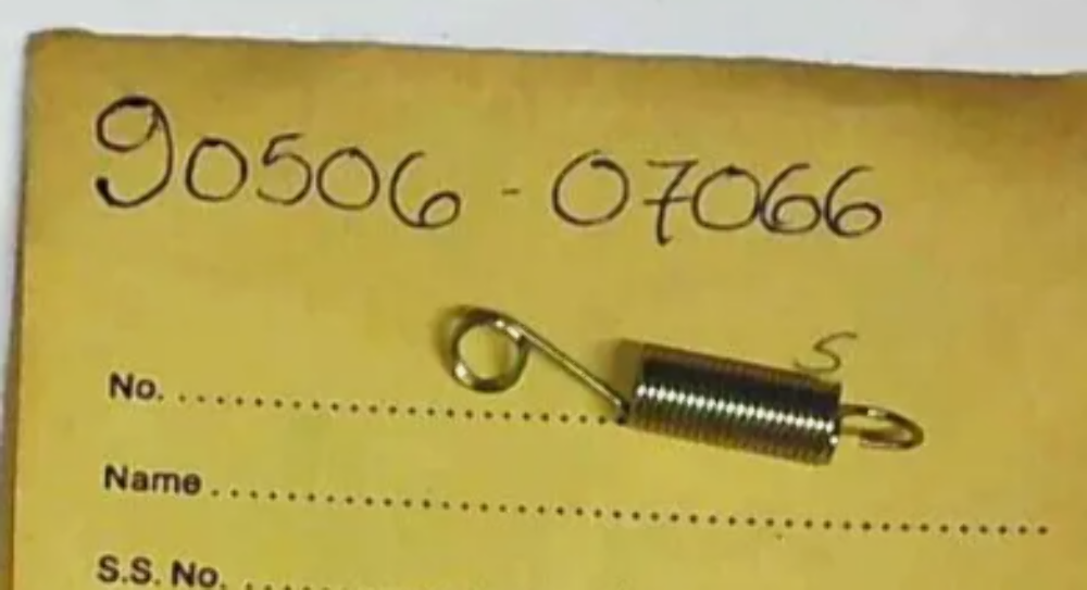 YAMAHA CLUTCH TENSION SPRING DT80 GT80 GTMX 1971-92 NOS OEM 90506-07066 QTY 2