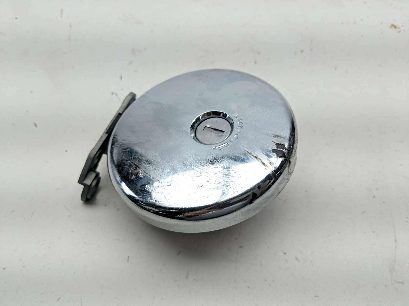 02 Kawasaki VN1500 Vulcan Nomad Gas Cap w/ Lock NO KEY