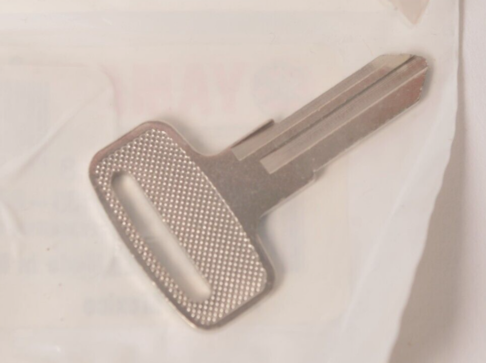 Genuine Yamaha Key Blank Z series 8JP-H2511-10
