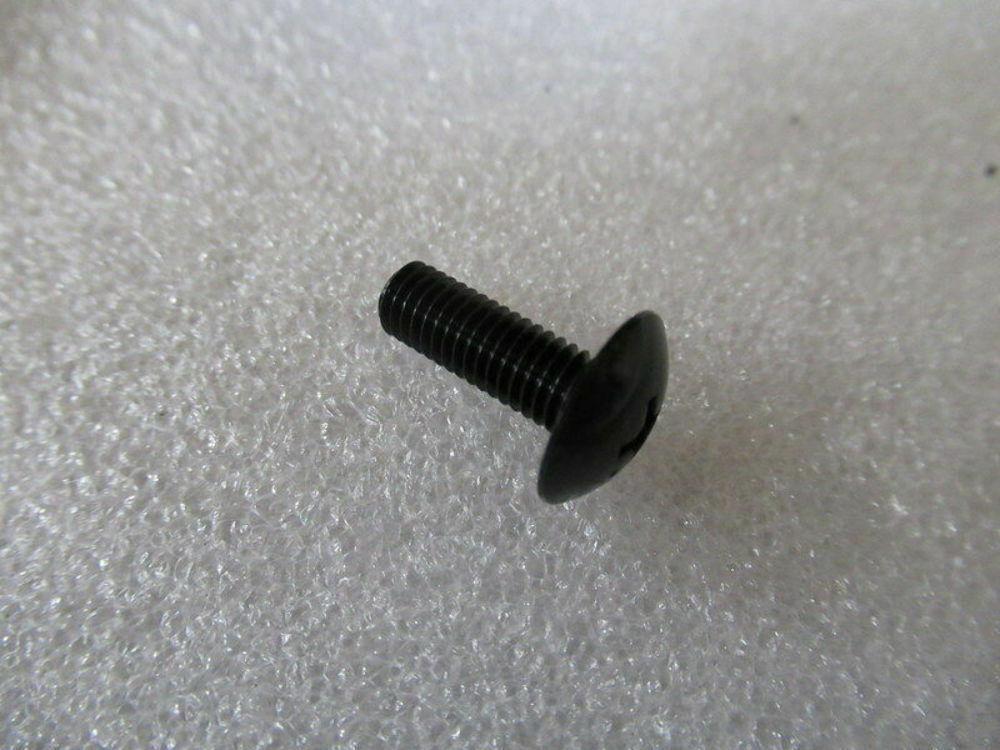 Z88 Yamaha 90150-05023 Round Head Screw OEM New Factory Motorcycle Parts QTY2