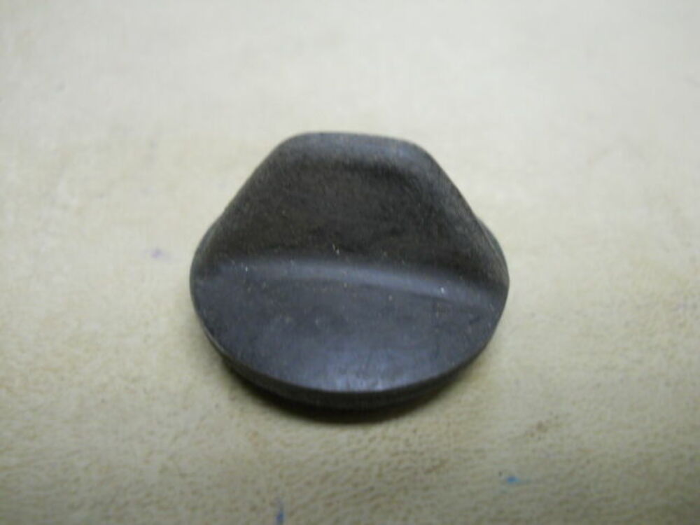 NOS GENUINE Honda Chain Case Cap ATC90 40545-918-000 QTY2