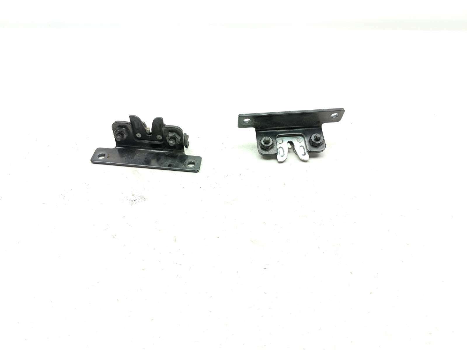 09 Victory Vision Luggage Trunk Door Latches