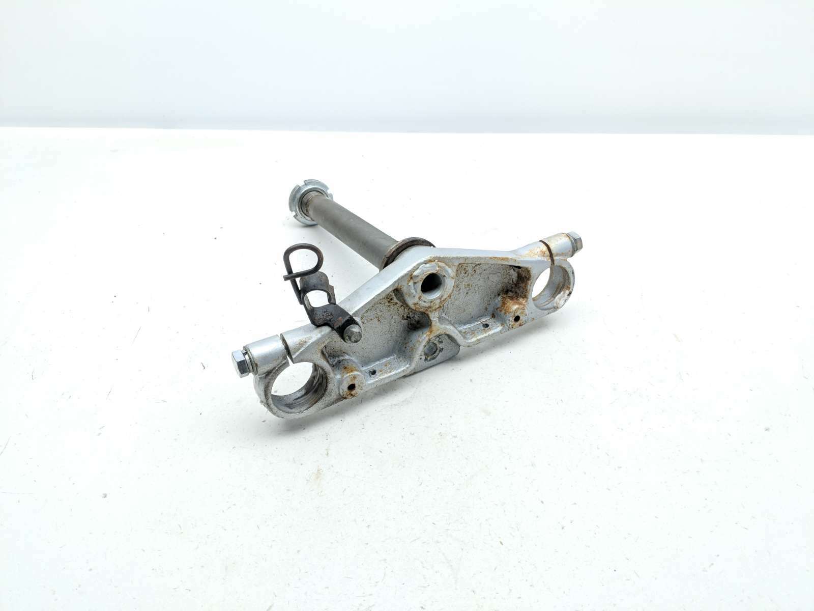 04 United Motors Renegade 200 Bottom Lower Triple Steering Tree Clamp