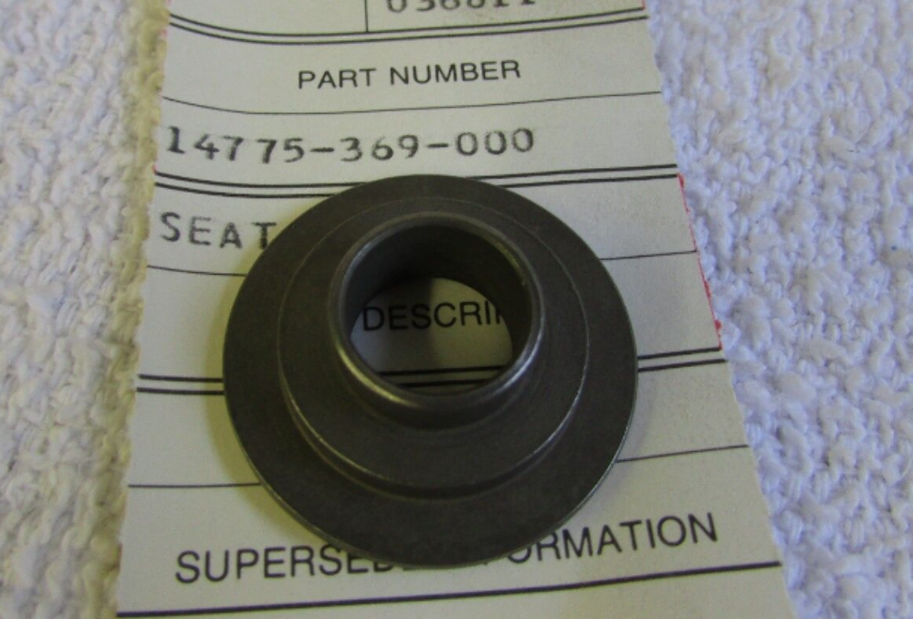 NOS HONDA CB360 CB360G CB360T CJ360T CL360 XL175 VALVE SPRING SEAT 14775-369-000