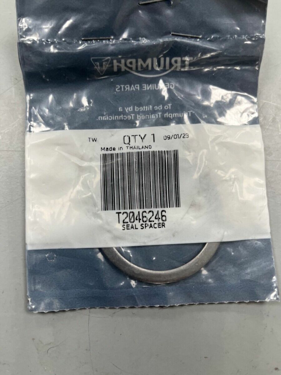 NEW GENUINE TRIUMPH TIGER SPRINT SPEED TRIPL FRONT FORK OIL SEAL SPACER T2046246