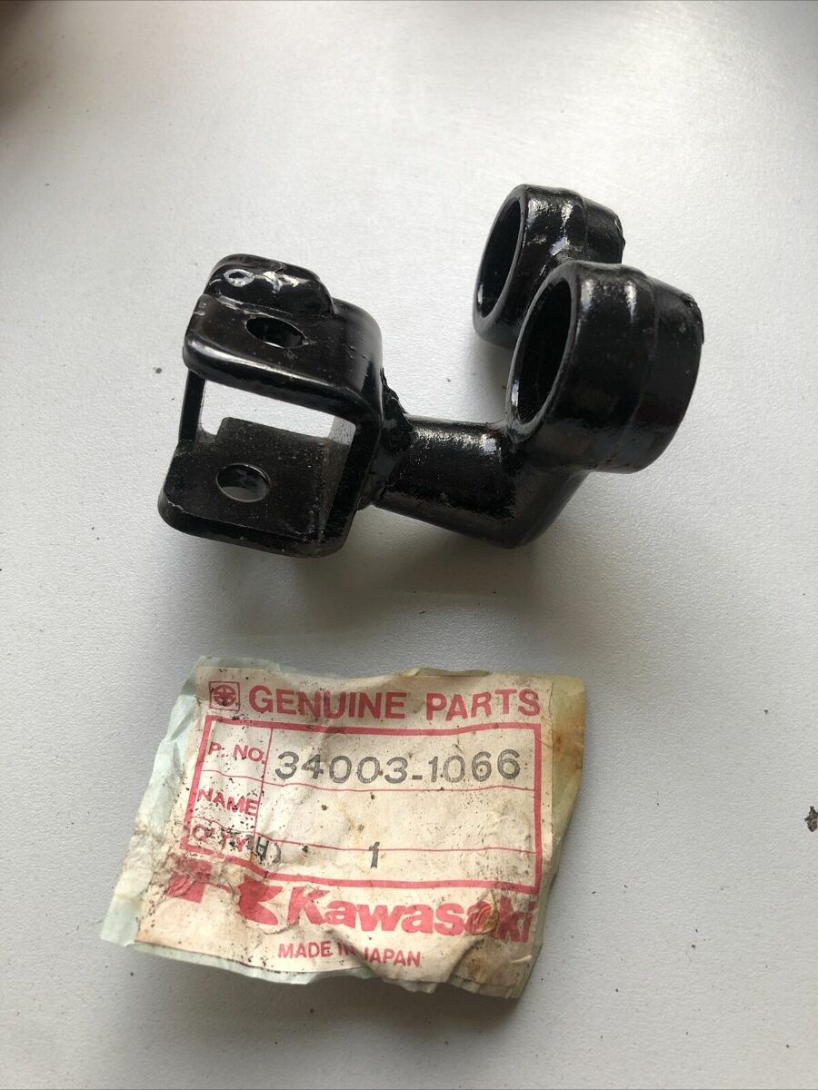 Kawasaki 34003-1066 Bracket, Ftrst Step Lh NOS NEW Genuine