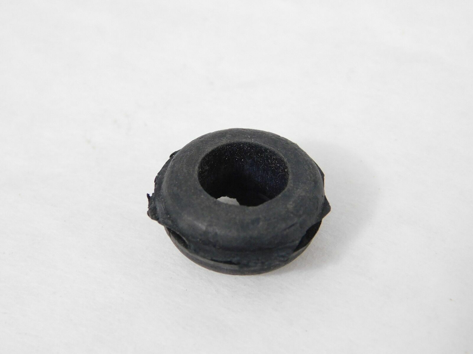Kawasaki NOS NEW 92071-019 Harness Grommet 10mm Z1 W1 W2 A1 A7 C2 EN EX F3 F4 F5