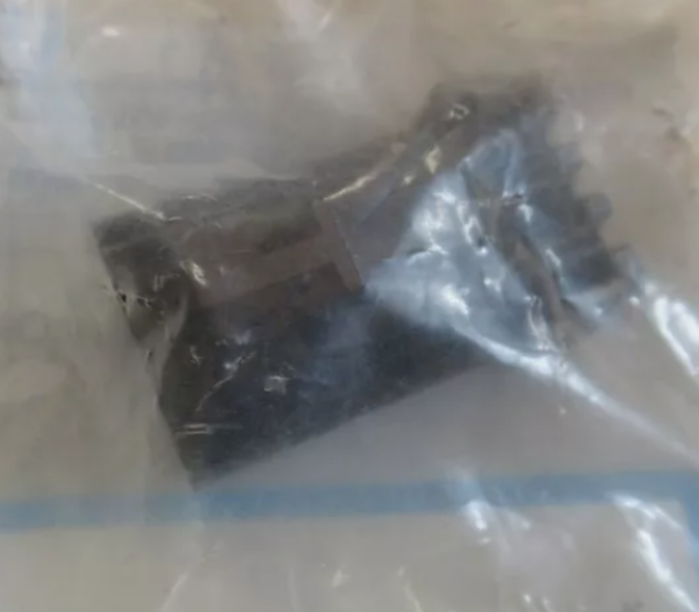 J2C Genuine Mercury Quicksilver 877613A02 Connector OEM New