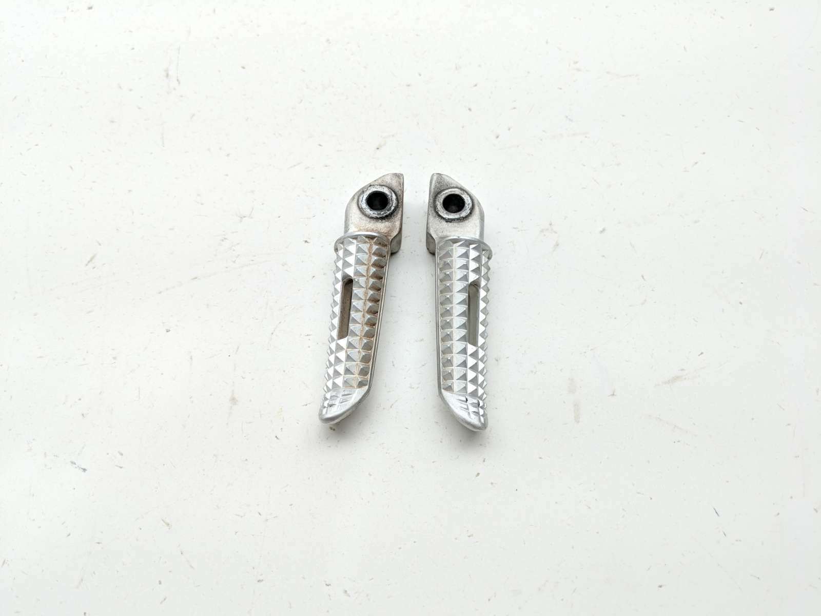 18 Triumph Street Cup Rear Passenger Foot Pegs