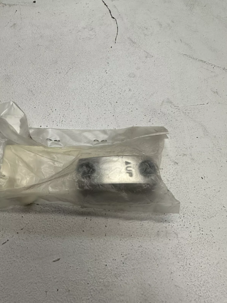 NEW OEM Yamaha Brake Clutch Master Cylinder Clamp Mount 4NK-25867-00