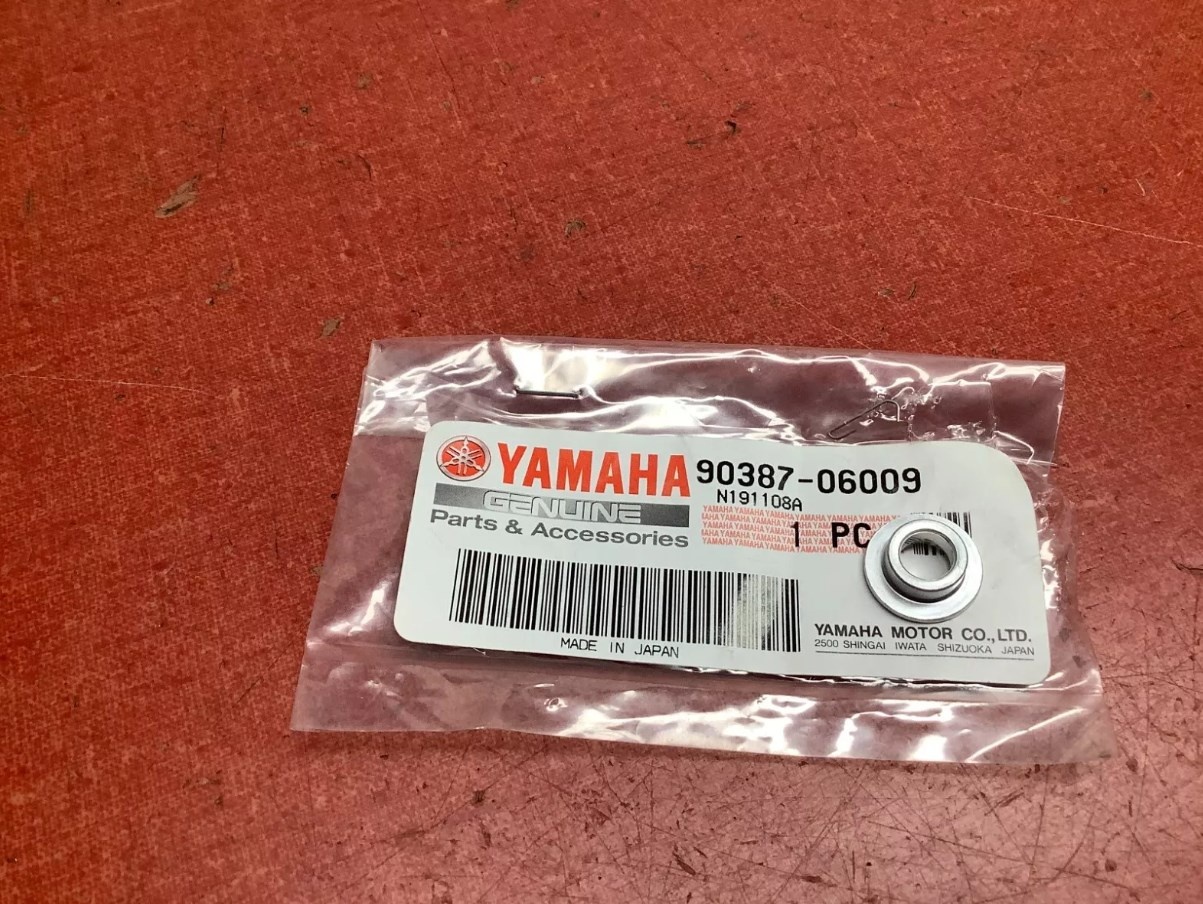 NOS Yamaha OEM WR450F YZ450F YZ426F YZ250F YZ250 FENDER COLLAR 90387-06009 QTY 2