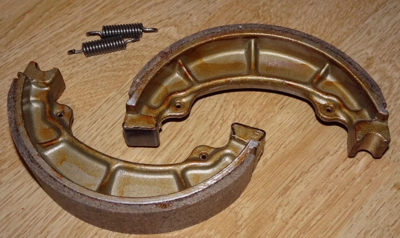 New Genuine Polaris Rear Brake Shoe Kit 0450434