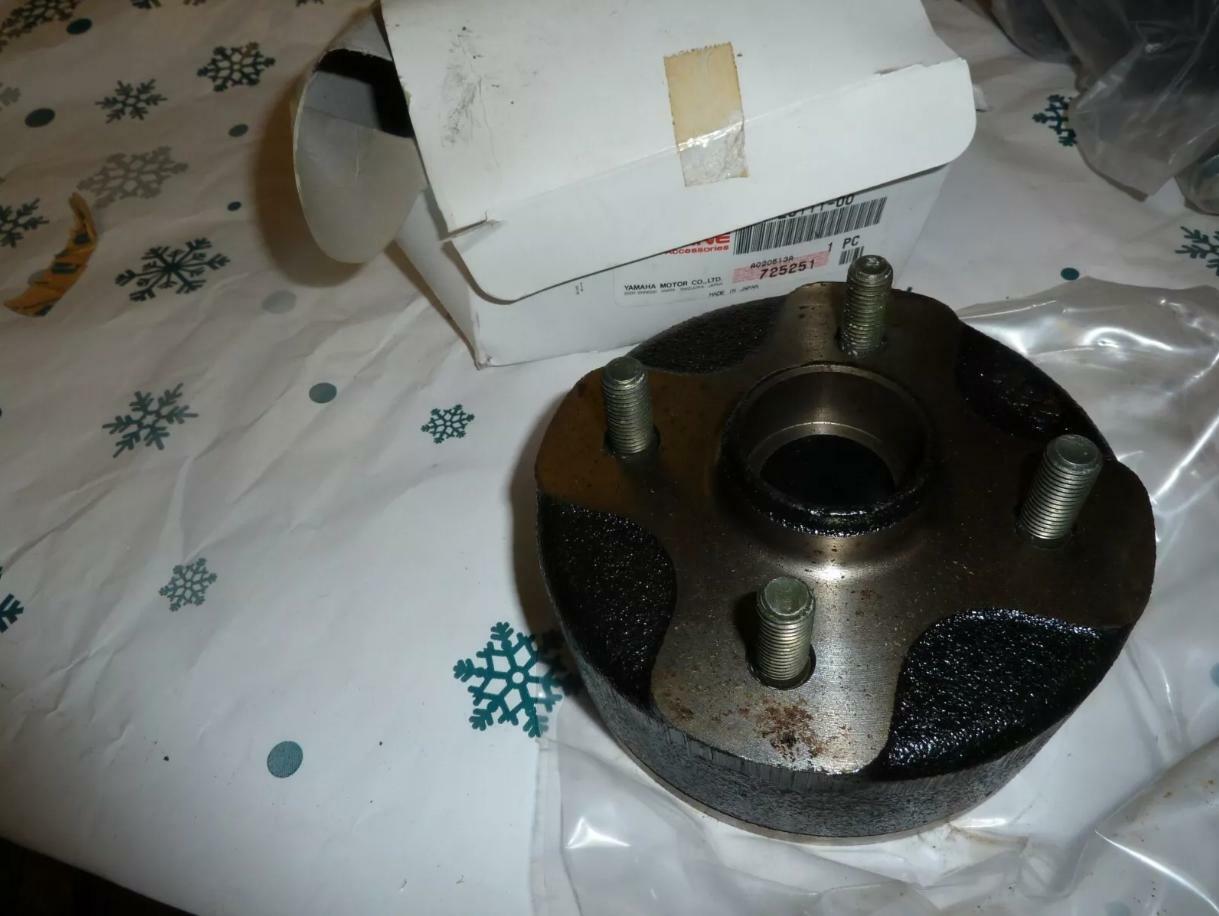 Yamaha Oem Nos Yfa1 1994-1998 Front Hub 3FA-25111-00