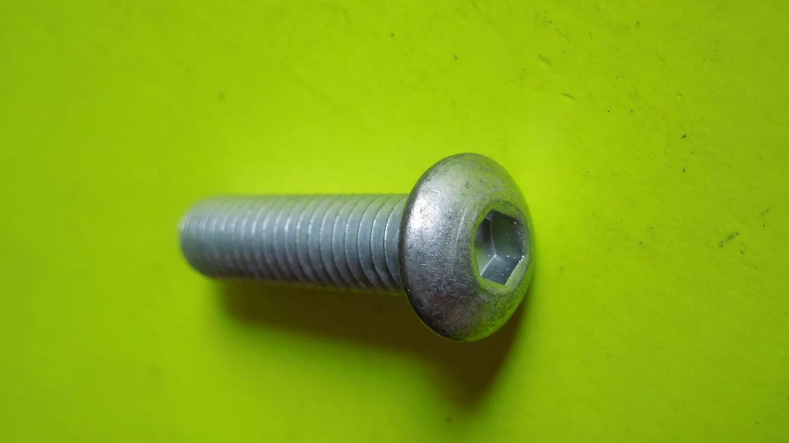 NOS OEM Harley Davidson 5/16"-18 x 1-1/4" Hex Socket Button Hd Screw P/N 4334
