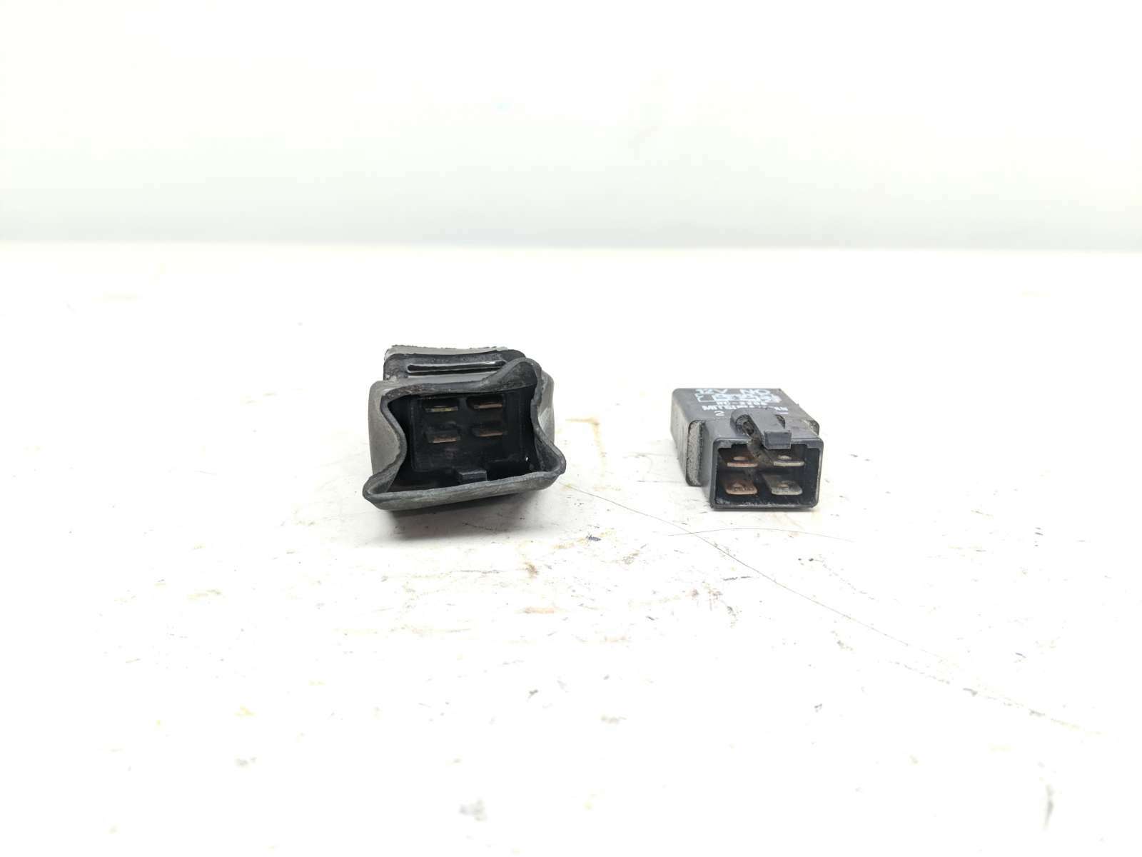 02 03 Honda CBR900RR CBR 954 Engine Starter Relay Switch RC228