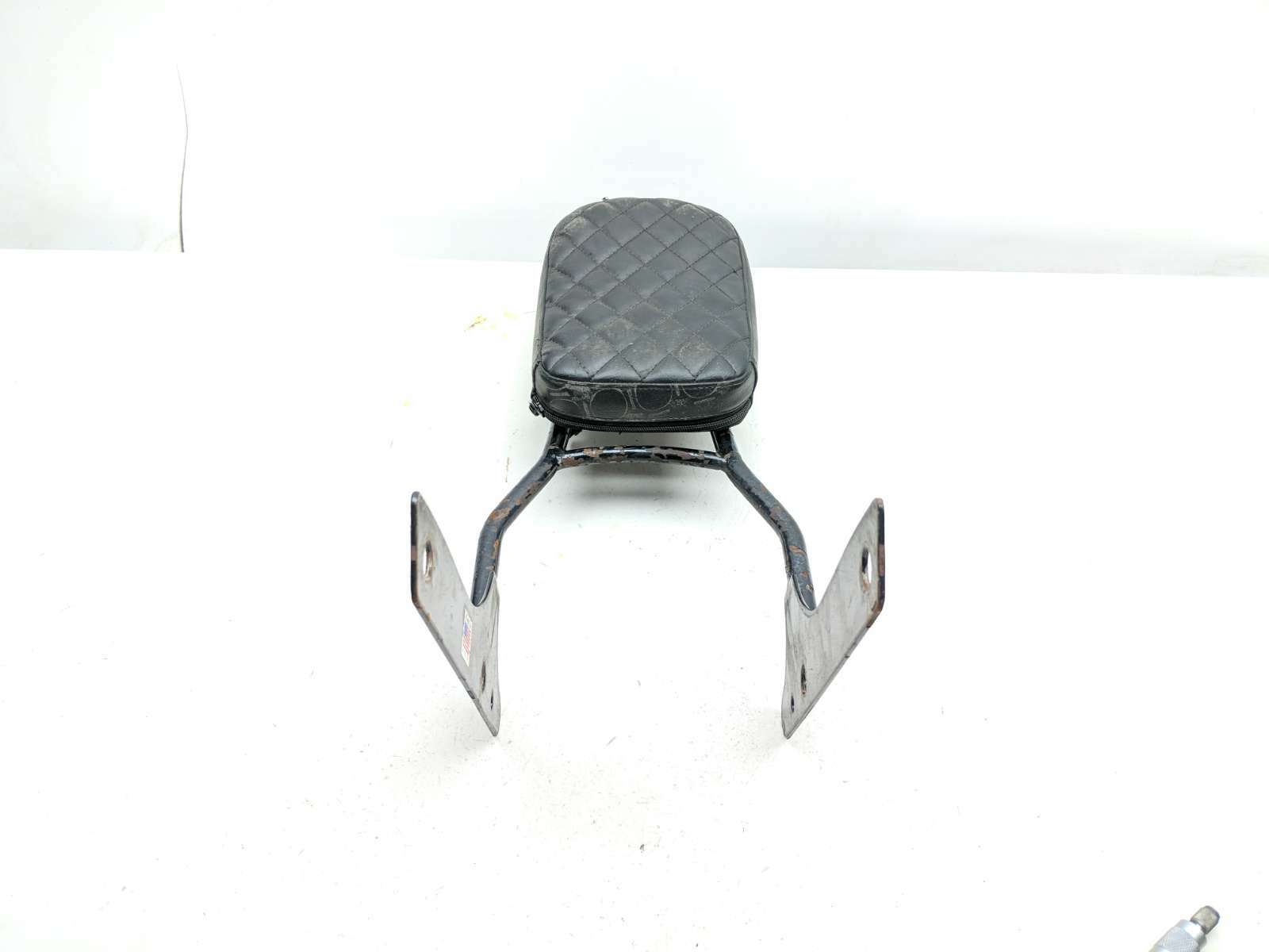 22 Harley Davidson Street Bob FXBBS Rear Passenger Back Rest Sissy Bar