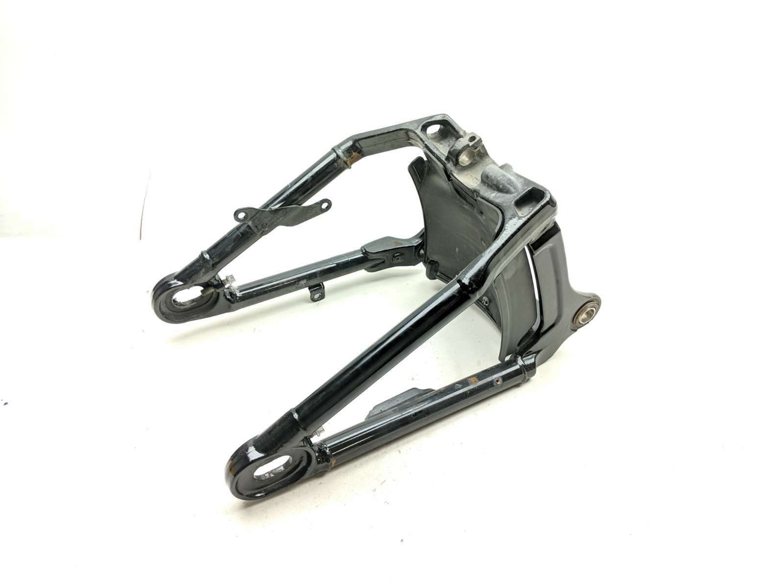 22 Harley Davidson Street Bob FXBBS Swing Arm Rear Wheel Swingarm Frame