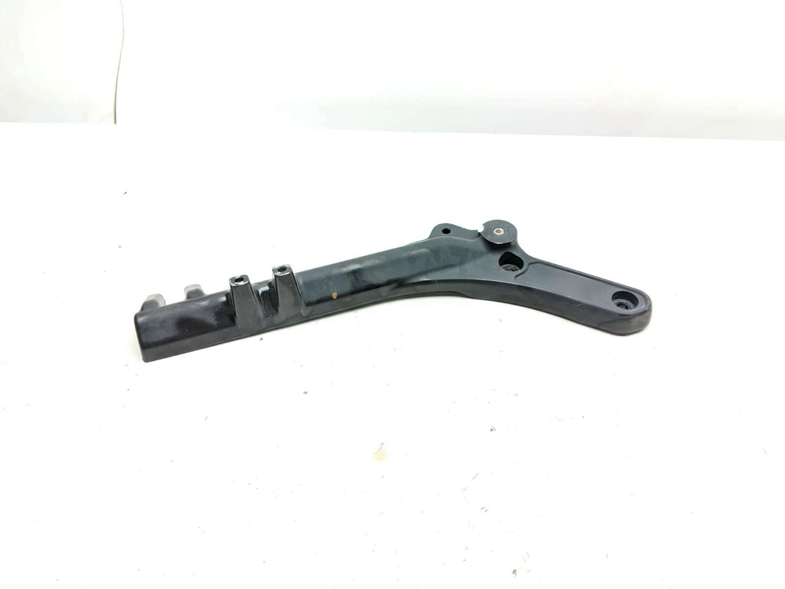 22 Harley Davidson Street Bob FXBBS Rear Exhaust Mount Bracket Holder