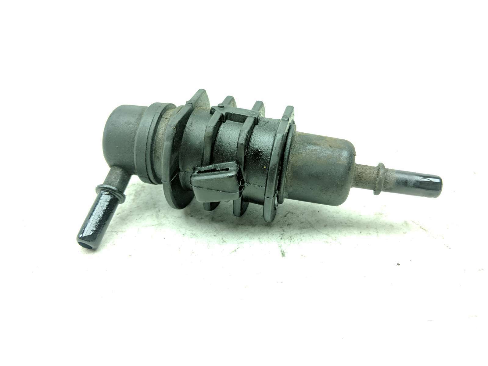 19 Royal Enfield INT 650 Air Breather Valve Solenoid