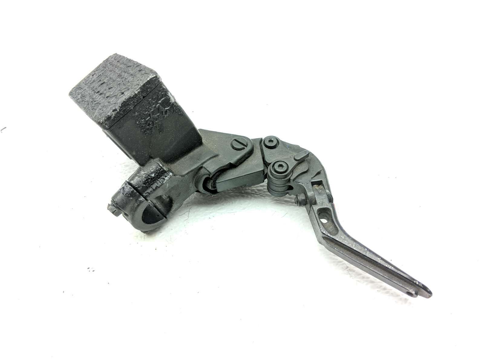 99 07 Suzuki Hayabusa GSX1300R Front Brake Master Cylinder w/ Lever