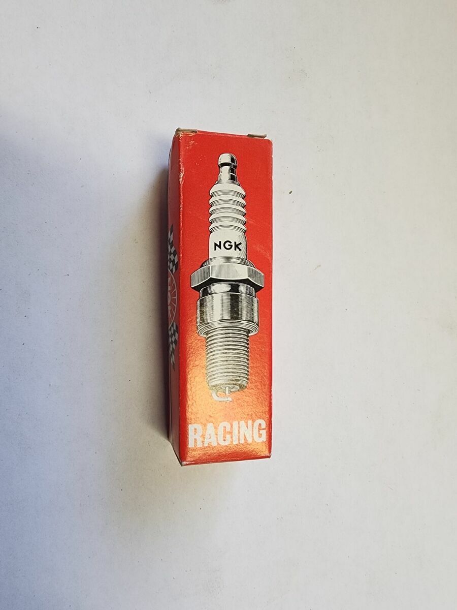 NEW NGK 4076 - Racing Competitiom Series Spark Plug R6254K-105 QTY2