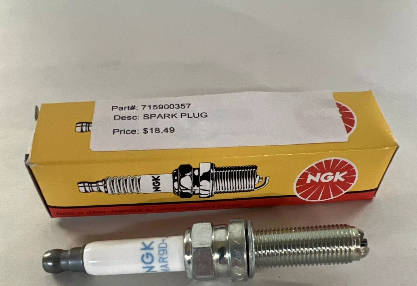 NGK Spark Plug LMAR9D-J 1633 OEM BRP Can Am 715900357 QTY2