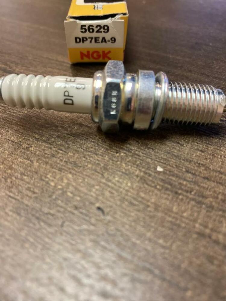 NEW NGK Spark Plug 5629 DP7EA-9 QTY 2