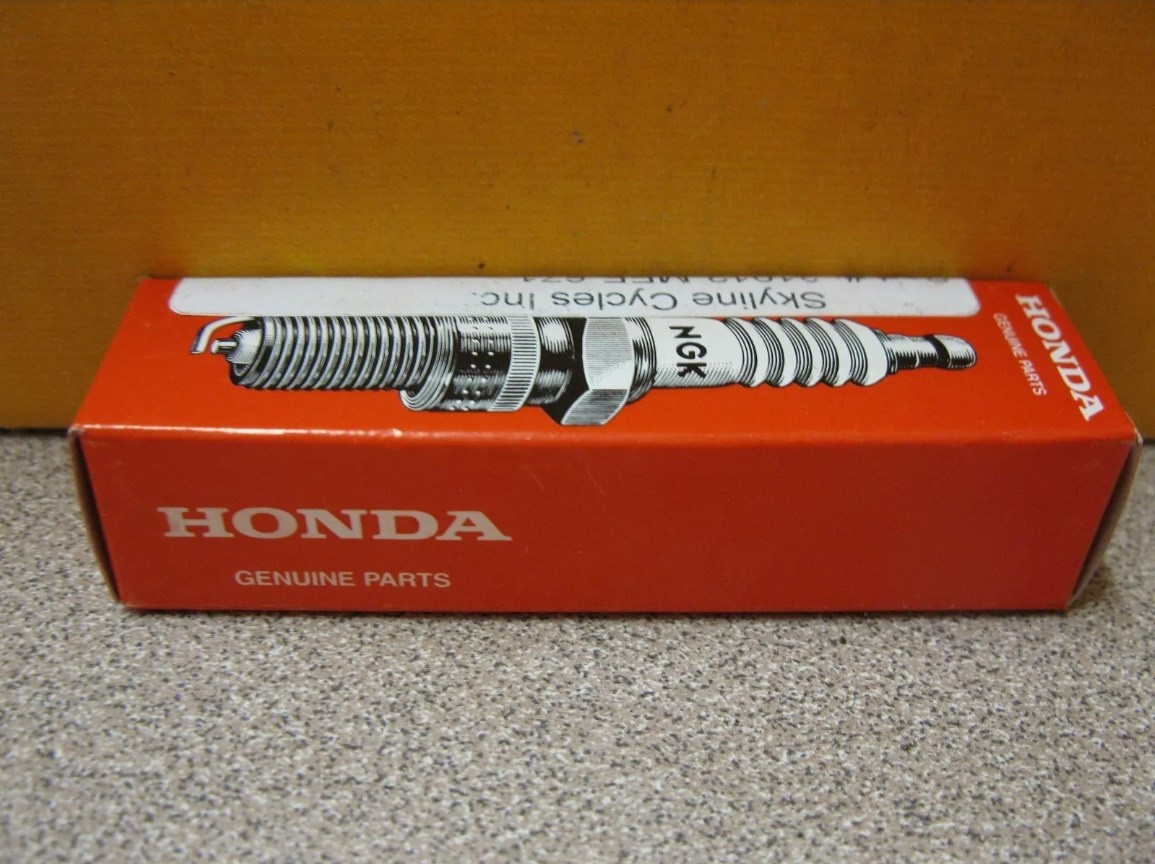 OEM Honda Spark Plug #IMR9C-9HE New 31912-MEE-671