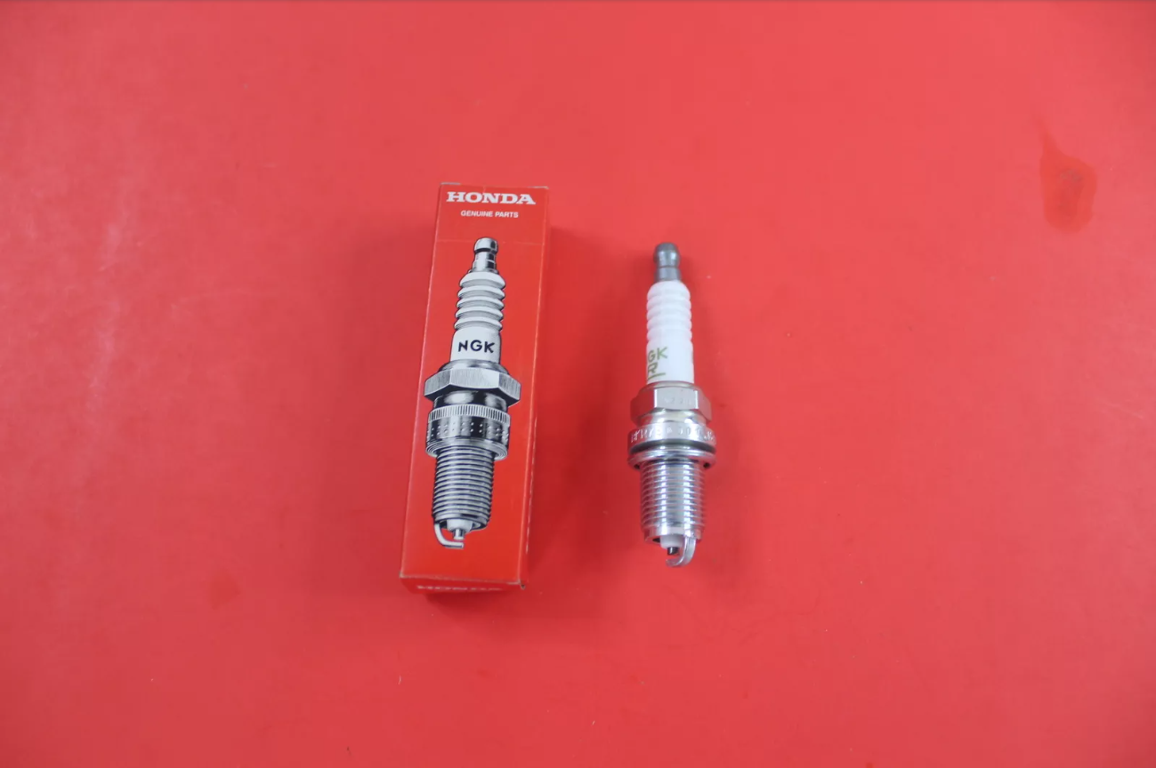 NOS OEM HONDA SPARK PLUG BKR7E-11 #98079-5714E