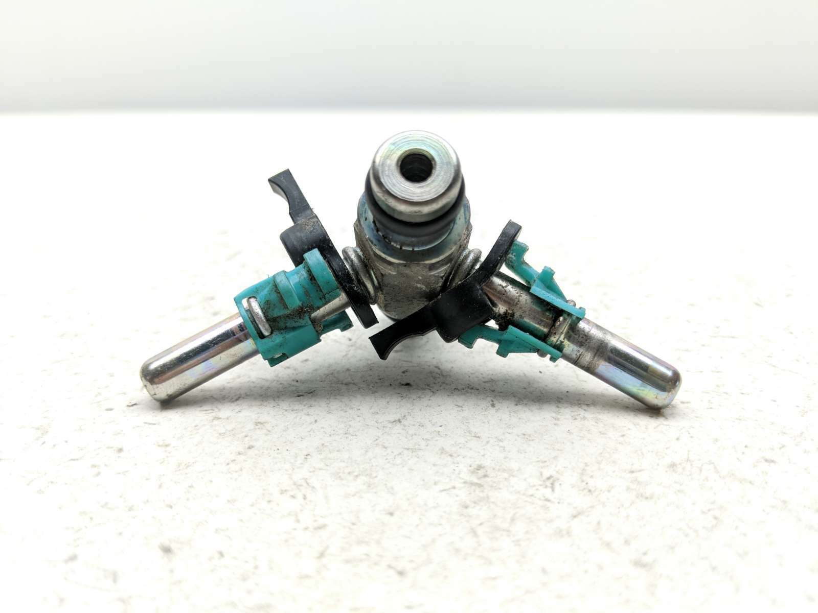07 Honda CBR600RR CBR 600 Fuel Injector Pipe Nozzle w/ Injectors