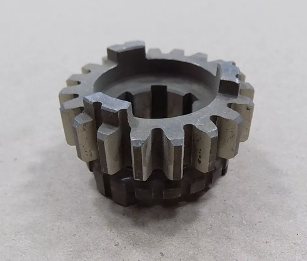 YAMAHA NEW OEM 3RD PINION GEAR 214-17131-11