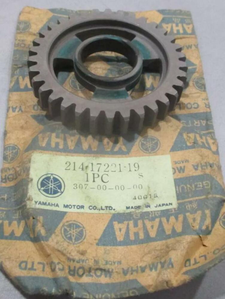 YAMAHA NEW OEM 2ND WHEEL GEAR 214-17221-19