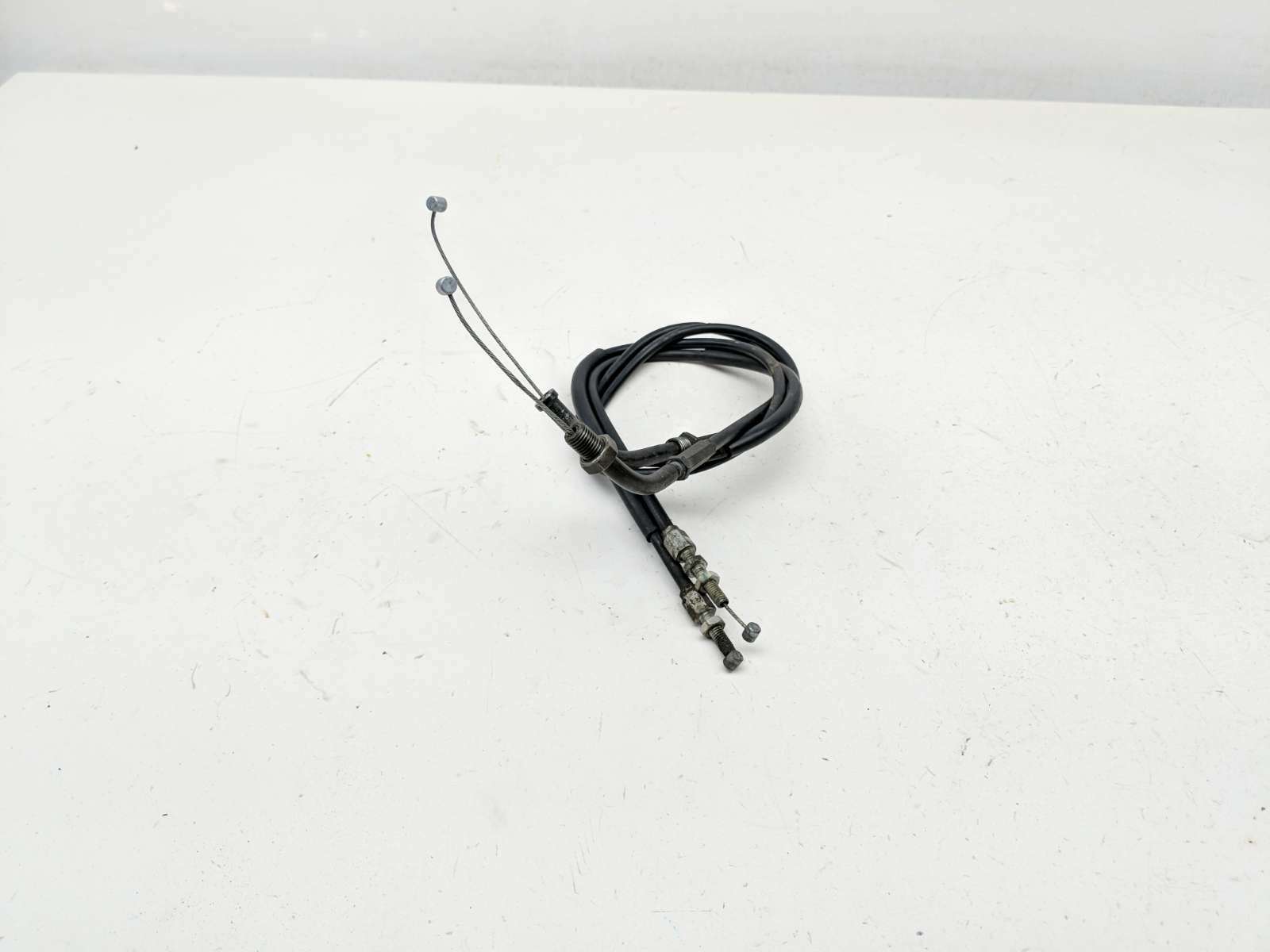 02 Honda VFR800 Interceptor Throttle Cable Lines