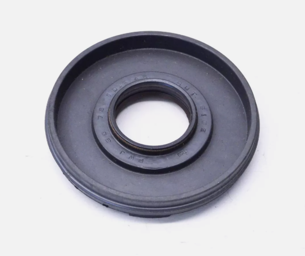 YAMAHA NEW OEM CRANK OIL SEAL 93103-30053-00