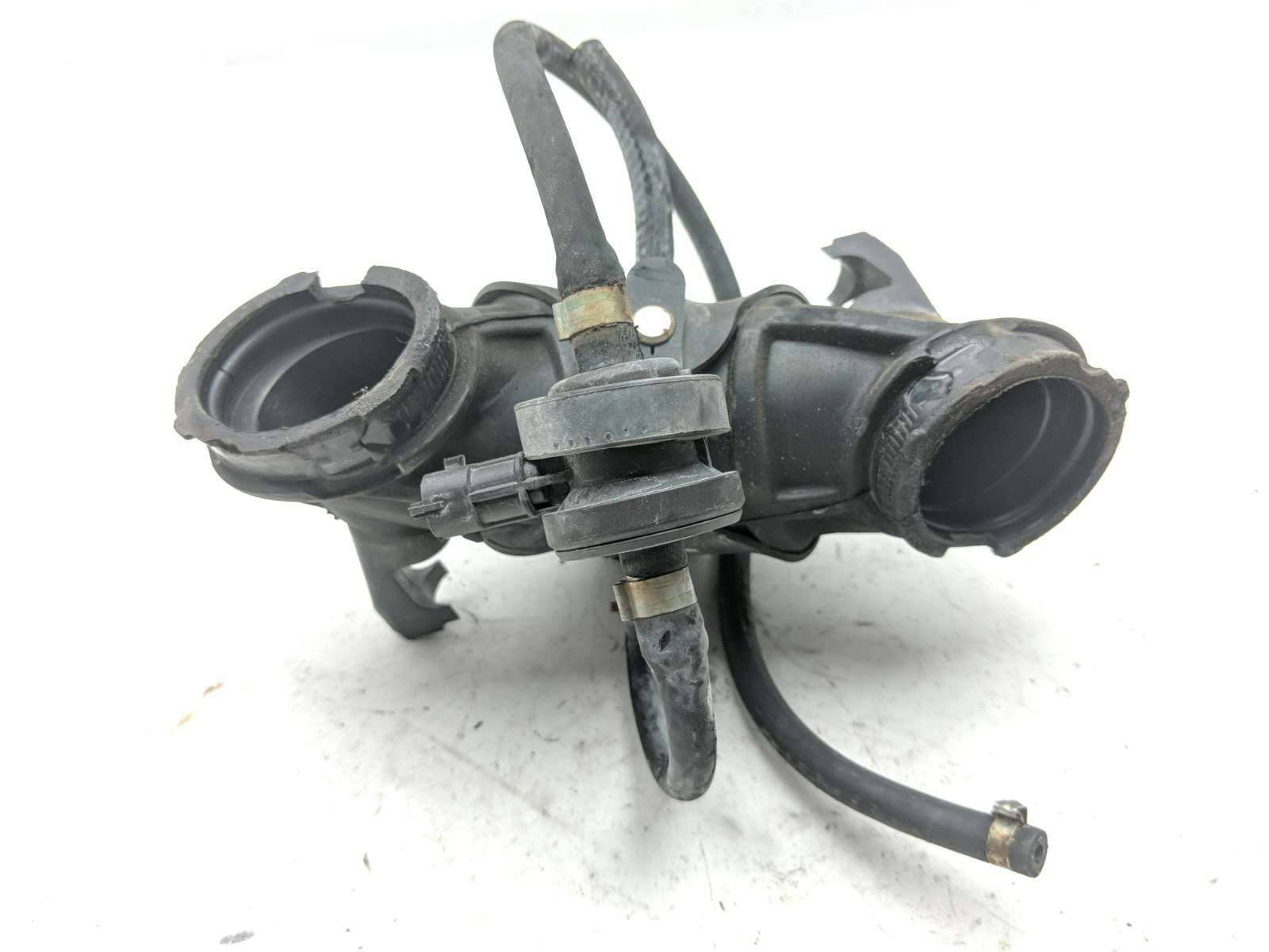 22 Ducati Scrambler 800 Throttle Body Air Tube Intake Manifold Duct
