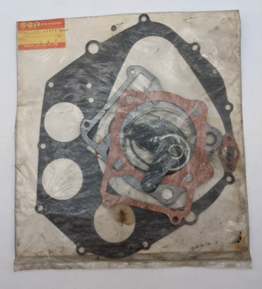 SUZUKI NOS OEM GASKET SET 1978 SP370 11400-32831