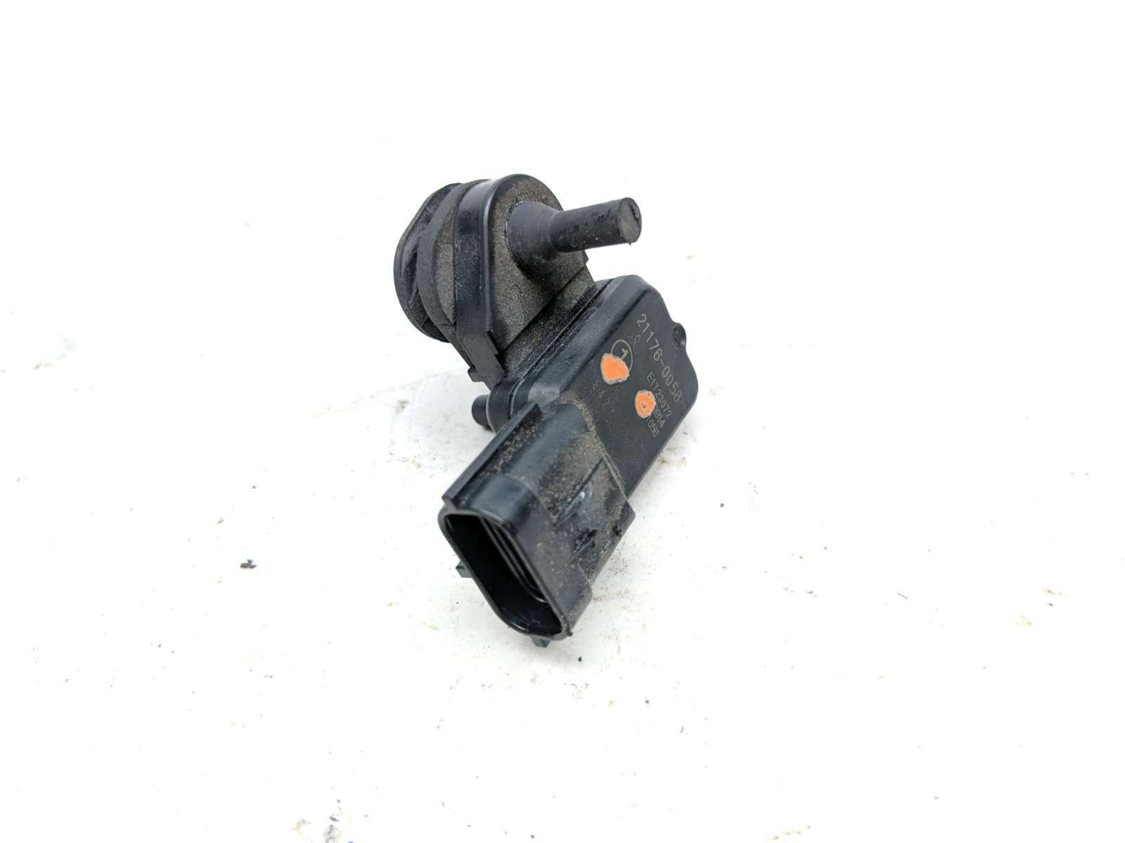 10 Kawasaki Ninja ZX10R ZX1000 Mass Air Flow Sensor MAP MAF B