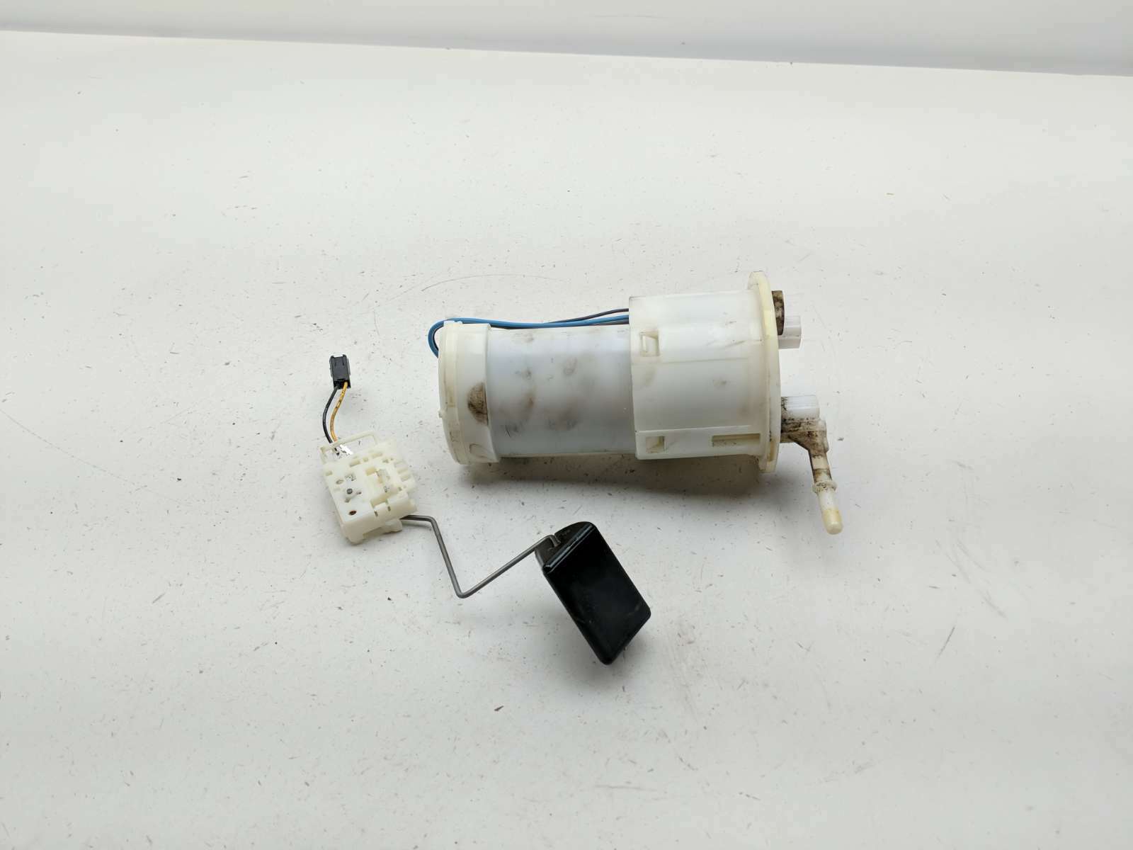 11 Yamaha FZ6R FZ6 Petrol Gas Fuel Pump Assembly