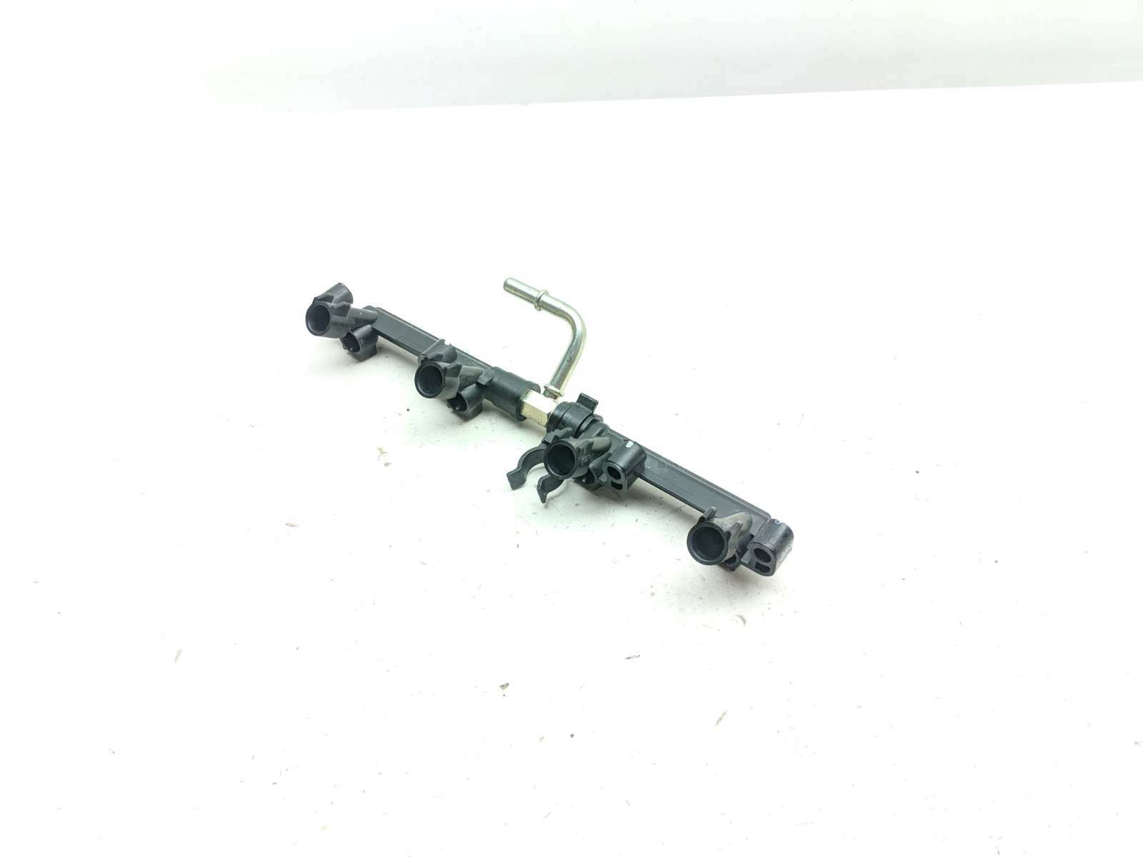 19 Suzuki GSXR 600 750 Gas Fuel Injector Rail