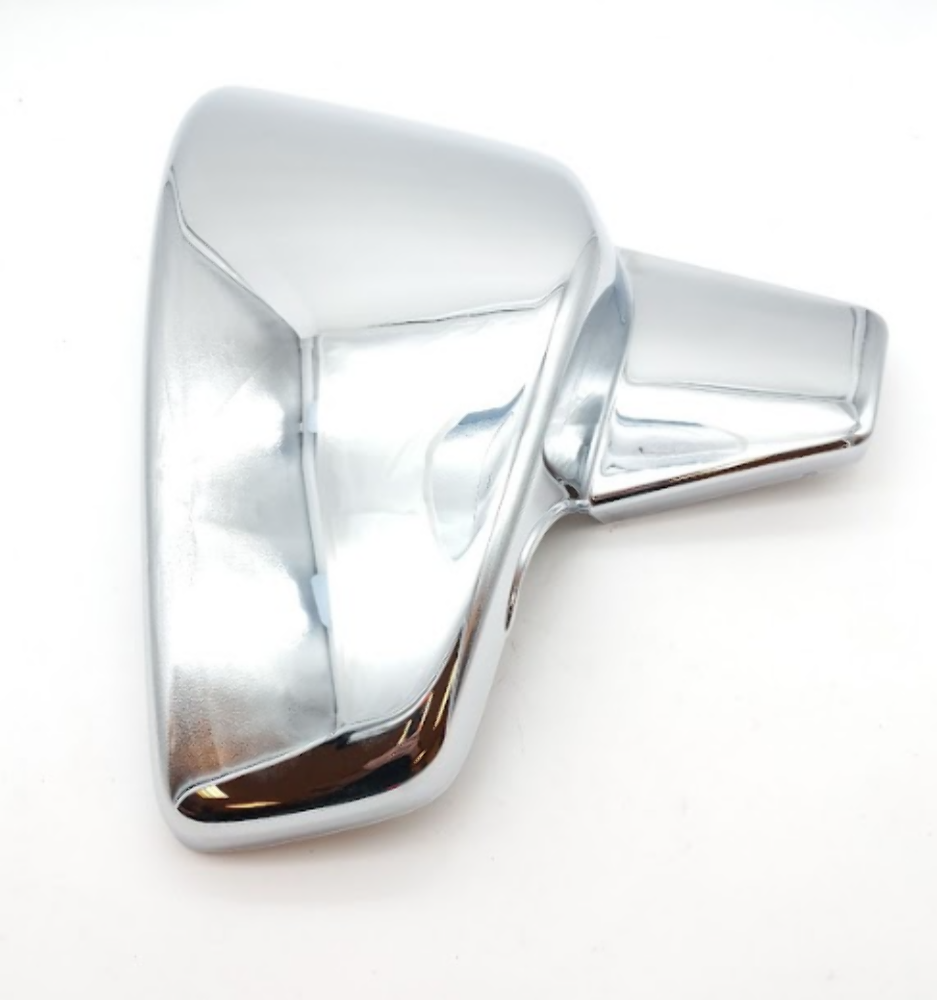 HONDA NEW OEM CHROME SIDE COVER 1999 VT SHADOW 600 08P55-MZ8-100