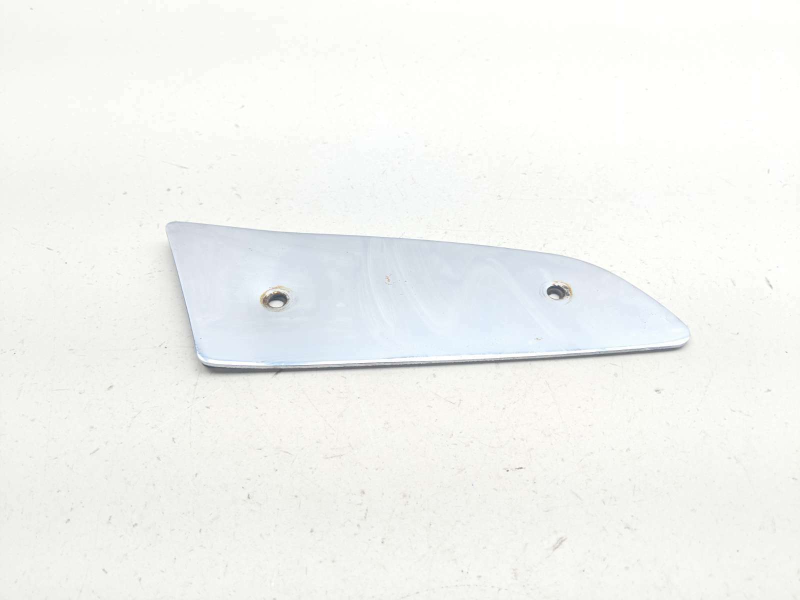 09-15 Kawasaki Vulcan 1700 Nomad VN1700C Right Windshield Chrome Bracket Holder