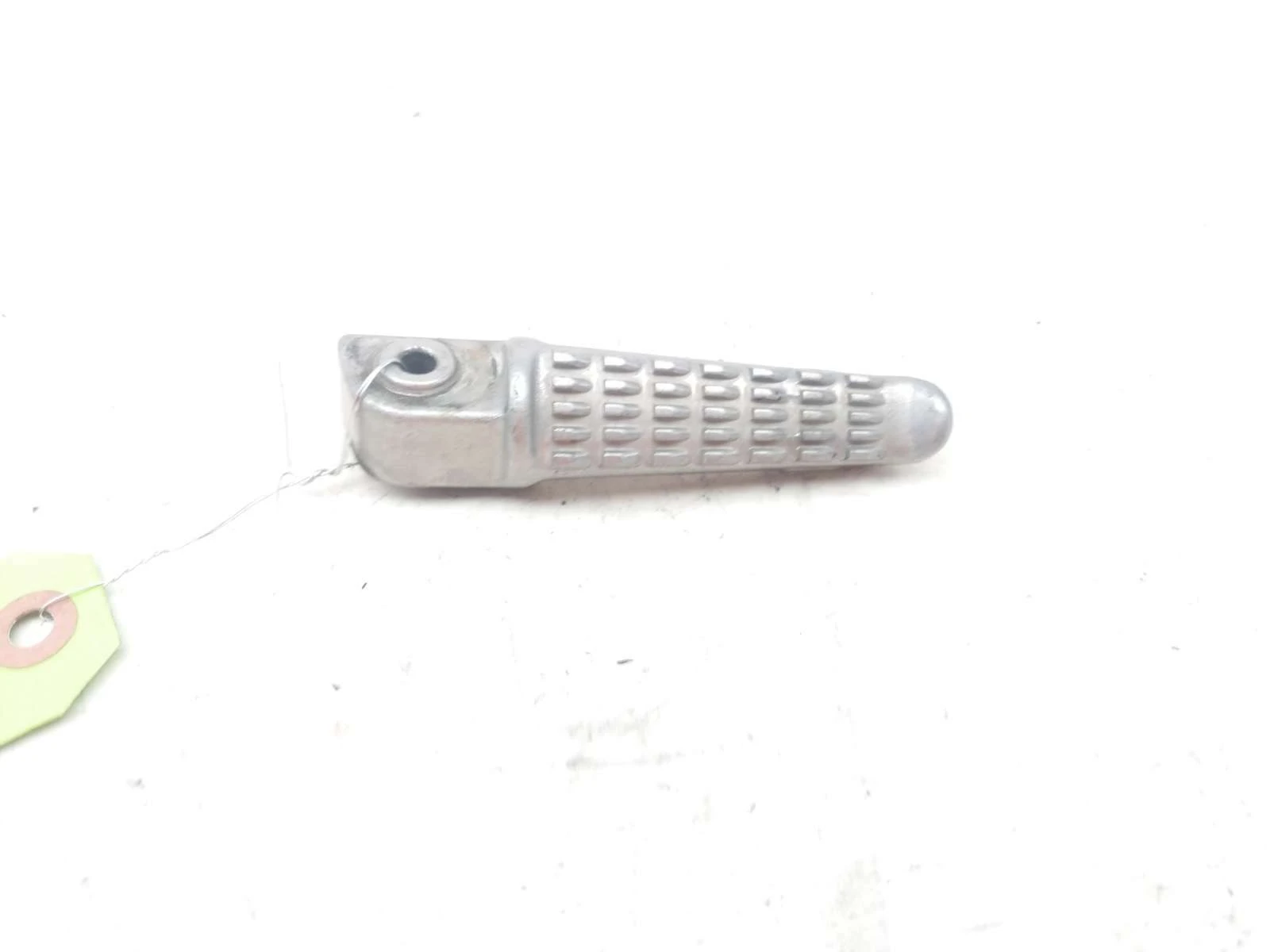 ひー 06 07 Kawasaki Ninja ZX10 ZX10R Right Rear Passenger Foot Peg