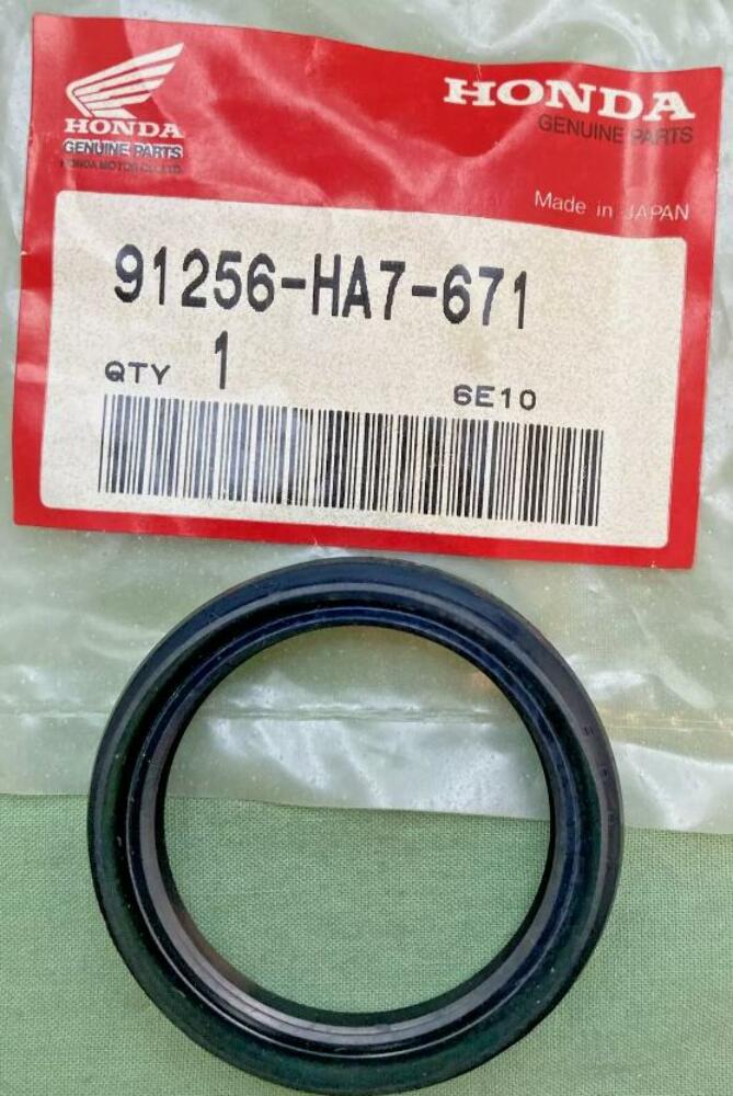 Honda NOS OEM TRX350 1986 Front Knuckle Dust Seal (40X52X7) 91256-HA7-671 QTY-2